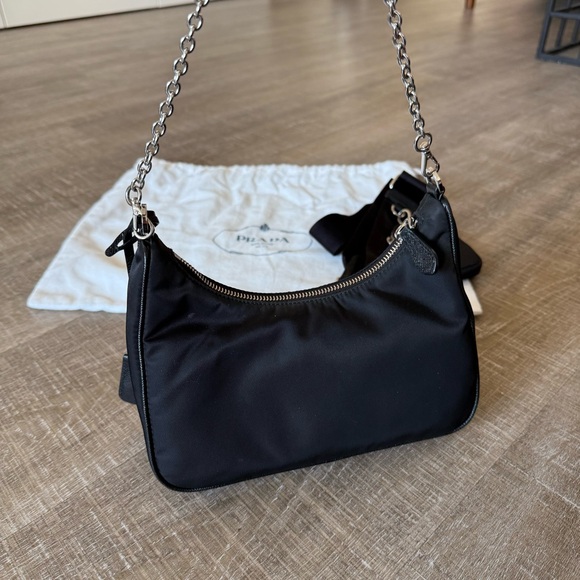 Prada Re-Edition 2005 Bag - Picture 11 of 16